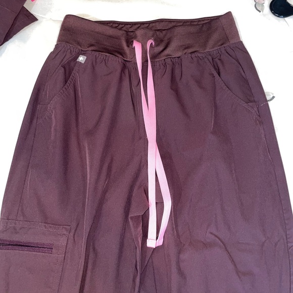 figs chocolate uniform set - Picture 2 of 2